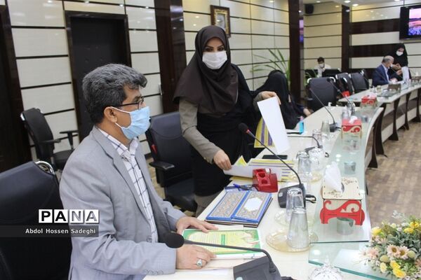 آیین تجلیل از دانش آموزان مدال آور مسابقات کشوری استان بوشهر