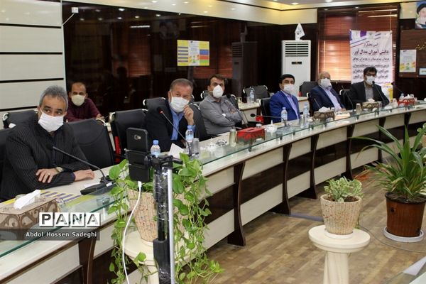 آیین تجلیل از دانش آموزان مدال آور مسابقات کشوری استان بوشهر