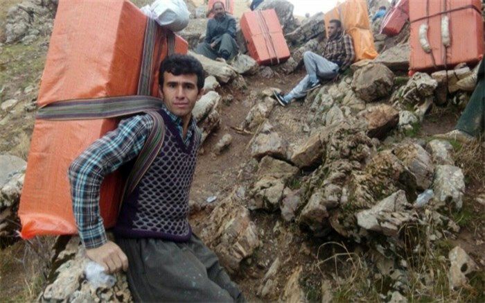 سرانجام بیمه درمانی و  راه‌اندازی  بازارچه مرزی کولبران به کجا رسید؟