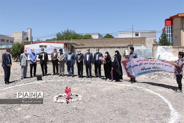 آیین کلنگ زنی هنرستان 12 کلاسه خیرساز منطقه میانه