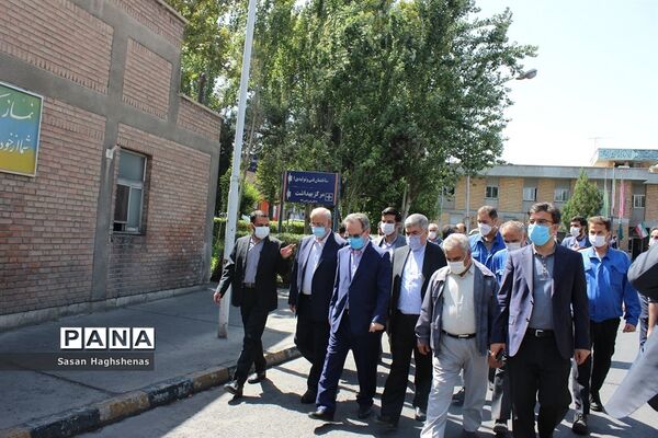 بازدیداستاندار تهران و نمایندگان مجلس شورای اسلامی از مراکز تولیدی و شهرک های  صنعتی اسلامشهر