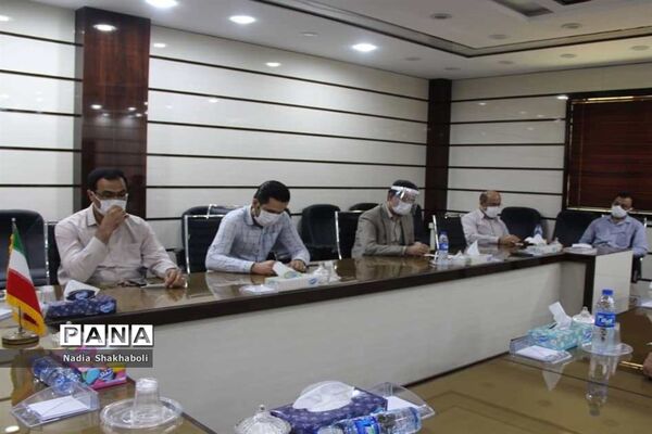 نشست معاون  پرورشی و فرهنگی بوشهر با مدیر و کارشناسان
