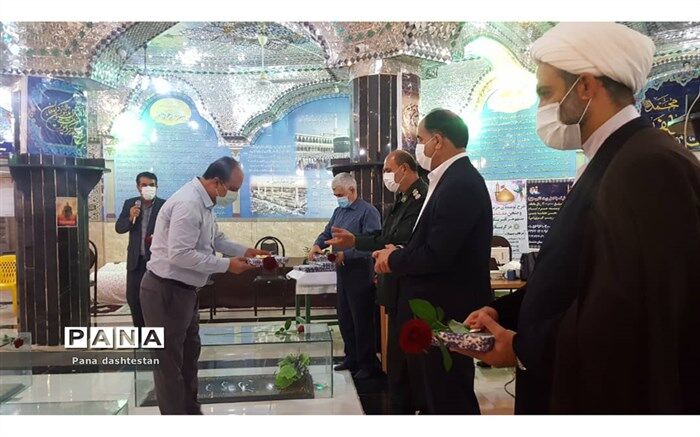 تجدید میثاق با شهدا به مناسبت دهه امامت و ولایت با عطر افشانی گلزار شهدای گمنام برازجان و تقدیر از مدافعان سلامت