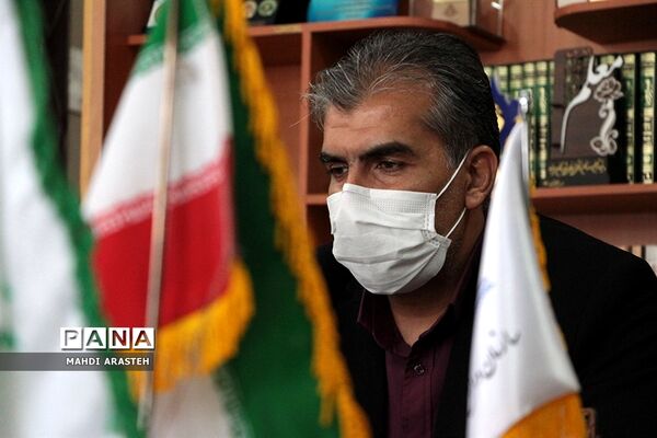 دیدارمدیرآموزش و پرورش شهرستان بیرجند با دانش آموز خبرنگاران  پانا استان خراسان جنوبی