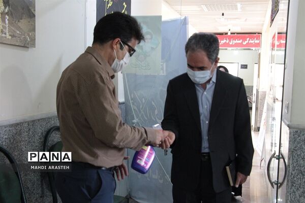 دیدارمدیرآموزش و پرورش شهرستان بیرجند با دانش آموز خبرنگاران  پانا استان خراسان جنوبی