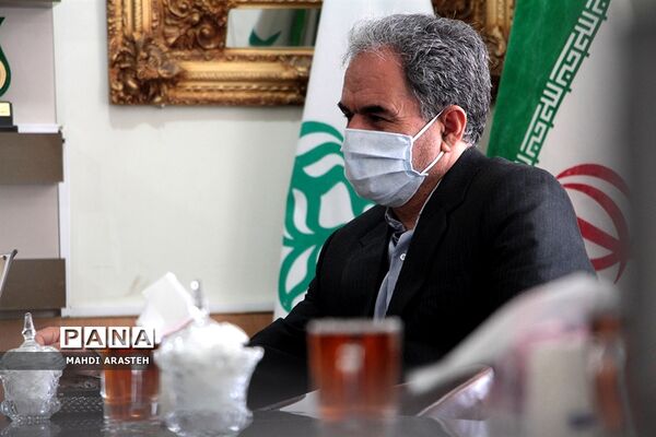 دیدارمدیرآموزش و پرورش شهرستان بیرجند با دانش آموز خبرنگاران  پانا استان خراسان جنوبی