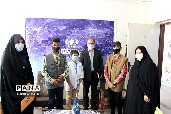 دیدارمدیرآموزش و پرورش شهرستان بیرجند با دانش آموز خبرنگاران  پانا استان خراسان جنوبی