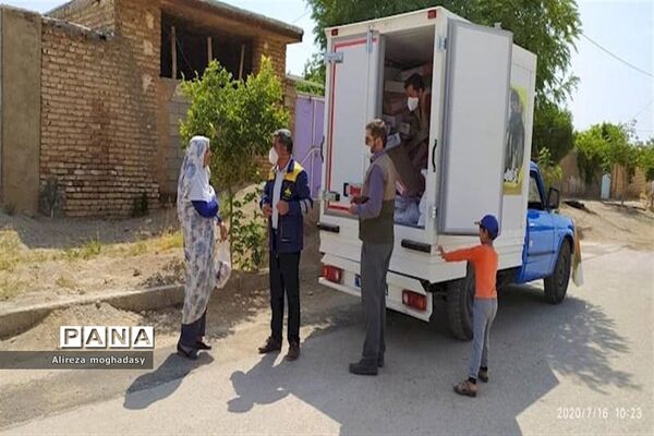 توزیع ٨٠٠ بسته پروتئینی در راستای اجرای طرح رزمایش کمک‌های مومنانه