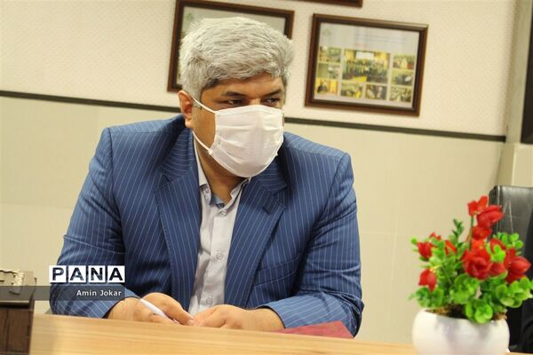 تجلیل مدیرکل آموزش و پرورش استان فارس و رئیس سازمان دانش‌آموزی استان از خبرنگاران پانا
