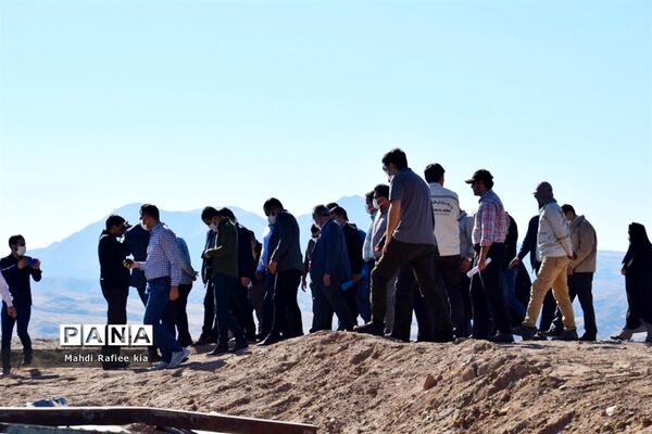 بازدید فرماندار و شهردار کلانشهر تبریز از پروژه مرکز دفن بهداشتى پسماند تبریز