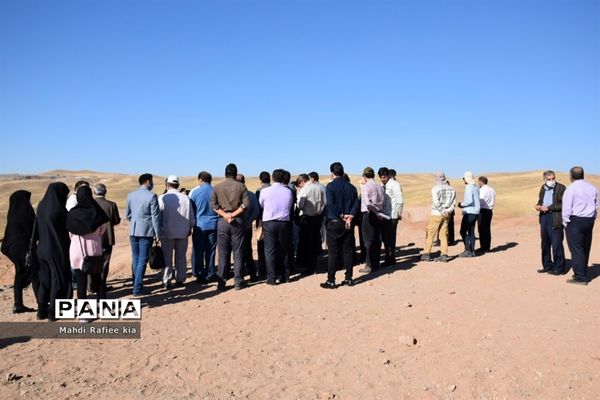 بازدید فرماندار و شهردار کلانشهر تبریز از پروژه مرکز دفن بهداشتى پسماند تبریز