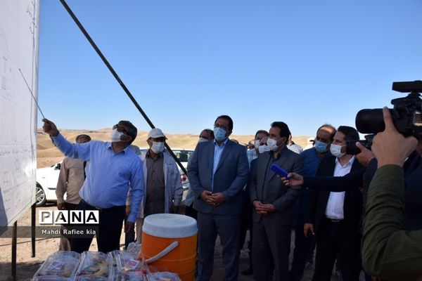 بازدید فرماندار و شهردار کلانشهر تبریز از پروژه مرکز دفن بهداشتى پسماند تبریز