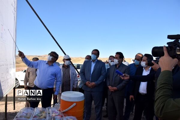 بازدید فرماندار و شهردار کلانشهر تبریز از پروژه مرکز دفن بهداشتى پسماند تبریز