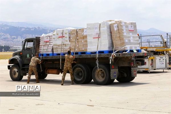 تخلیه بار دومین هواپیمای حامل کمک های بشردوستانه در فرودگاه بیروت