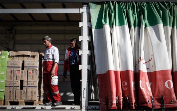 تحویل ۱۵ تُن مواد غذایی به صلیب سرخ لبنان