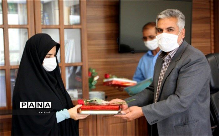 نشست اصحاب رسانه شهرستان ابرکوه با مدیریت آموزش وپرورش