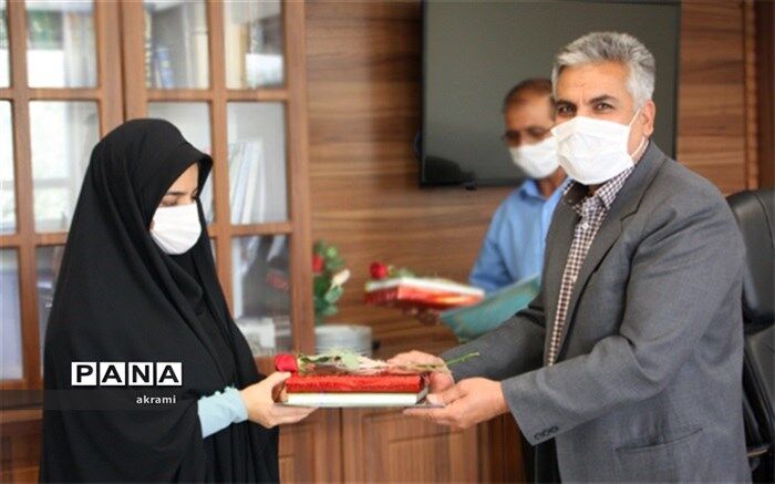 نشست اصحاب رسانه شهرستان ابرکوه با مدیریت آموزش وپرورش