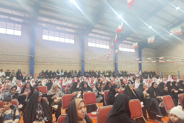  جشن ولادت امام زمان (عج) در مدارس روستای طارند پیشوا 
