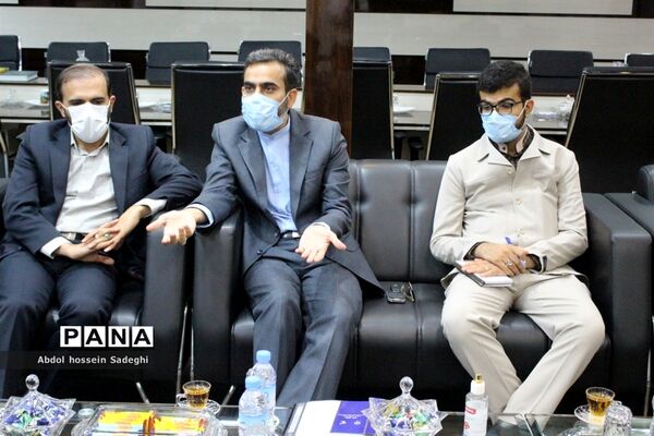 نشست قائم مقام دبیرکل اتحادیه انجمن‌های اسلامی دانش‌آموزان کشور با مدیرکل آموزش و پرورش استان بوشهر