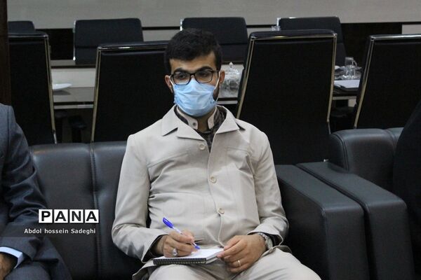 نشست قائم مقام دبیرکل اتحادیه انجمن‌های اسلامی دانش‌آموزان کشور با مدیرکل آموزش و پرورش استان بوشهر