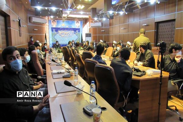 نشست کادر و اعضای اتحادیه انجمن های اسلامی  دانش آموزان استان خوزستان با مدیرکل آموزش و پرورش