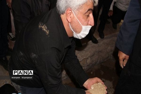 آیین تشییع و خاکسپاری پیکر مطهر شهید روزعلی ایزدیان با حضور جمع کثیری از مردم مسجدسلیمان