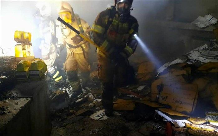 حریق انبار لوازم بهداشتی در غرب تهران