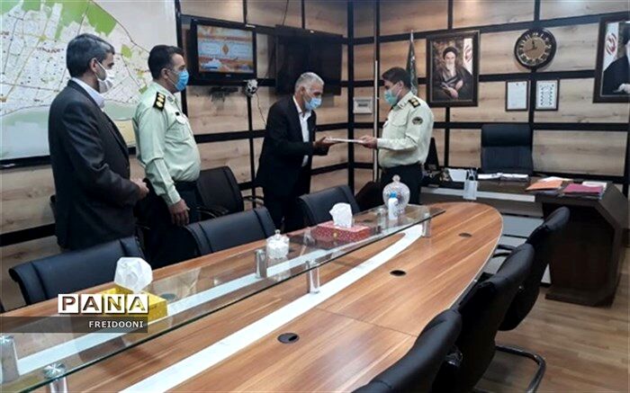 دیدار مدیر آموزش و پرورش منطقه چهار با پرسنل نیروی انتظامی