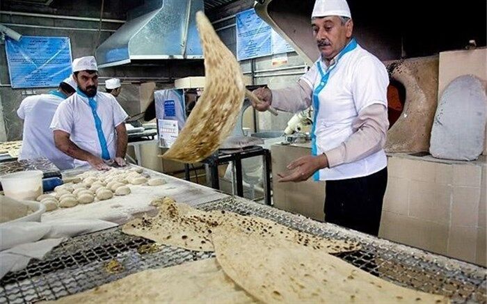 توصیه‌های کرونایی؛ در نانوایی‌ها فاصله 2 متر از  یکدیگر  را رعایت کنید