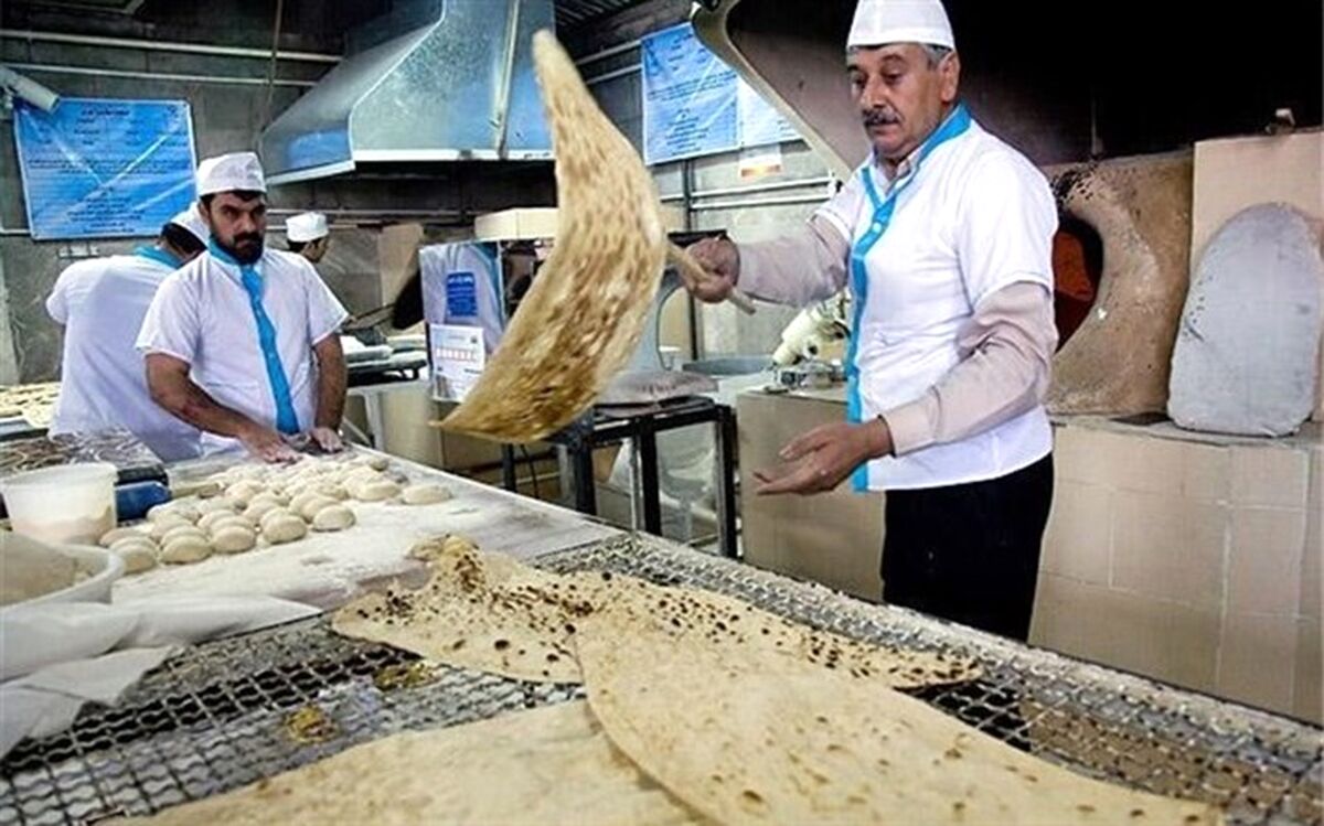 توصیه‌های کرونایی؛ در نانوایی‌ها فاصله 2 متر از  یکدیگر  را رعایت کنید