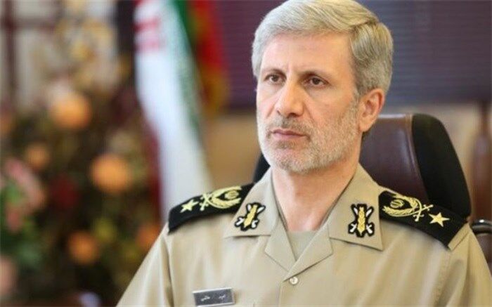 وزیر دفاع: ۹۰ درصد نیازهای دفاعی را در داخل کشور تولید می‌کنیم