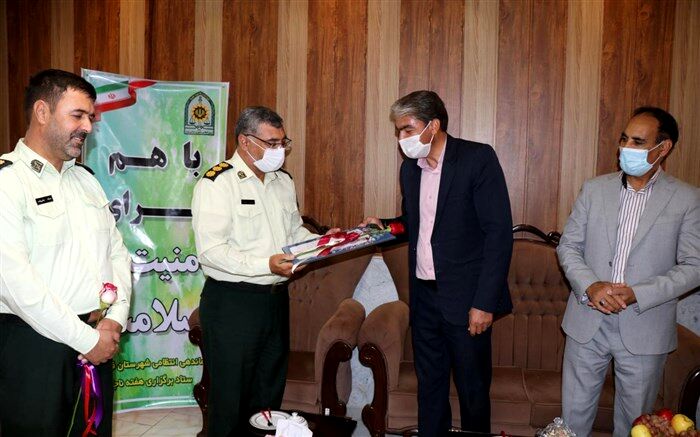 مدیر آموزش و پرورش از فرمانده نیروی انتظامی شهرستان فیروزه  قدردانی کرد