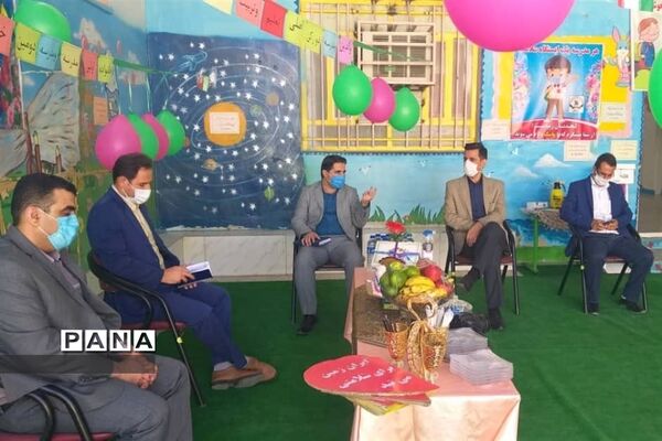 نواخته شدن زنگ هفته اولیا و مربیان در مدارس شهرستان امیدیه