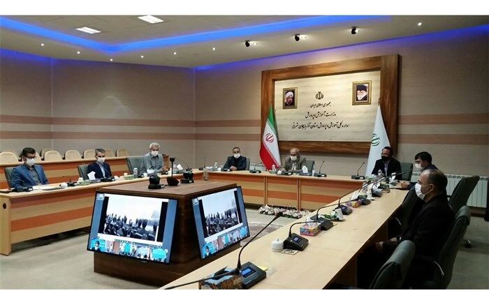 پاشایی: دانش آموزان محروم آذربایجان شرقی درسنامه‌های تحصیلی را از طریق راهنمایان تعلیماتی دریافت می‌کنند