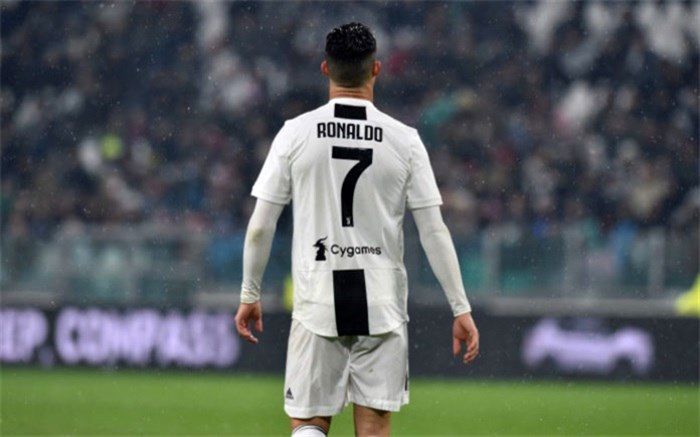 تست کرونا رونالدو برای بار دوم مثبت شد؛ CR7 دوئل با لیونل مسی را از دست داد
