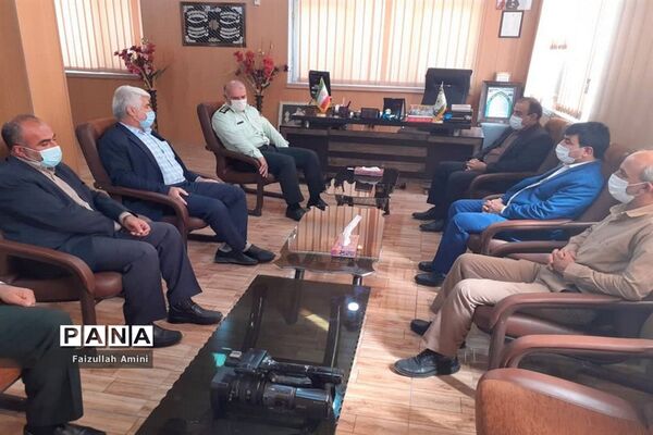 دیدار مدیر آموزش و پرورش شهرستان دشتستان با فرمانده نیروی انتظامی