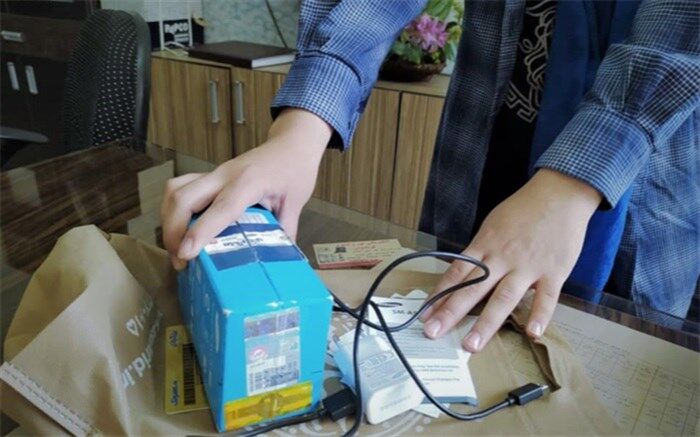 معلمان البرزی، گوشی هوشمند برای دانش آموزان محروم تهیه کردند