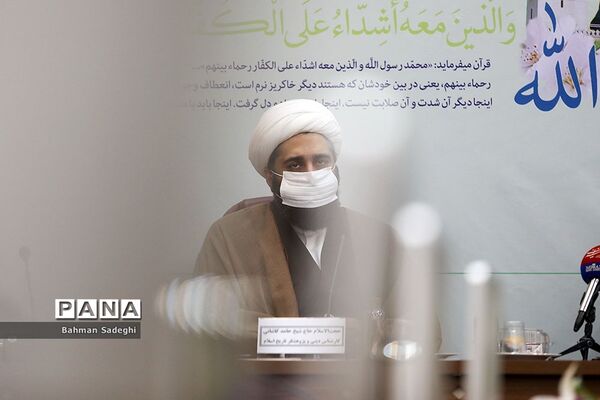 نشست تخصصی وحدت اسلامی ، رمز اقتدار و راه غلبه بر استکبار جهانی