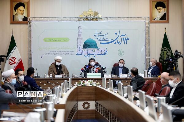 نشست تخصصی وحدت اسلامی ، رمز اقتدار و راه غلبه بر استکبار جهانی