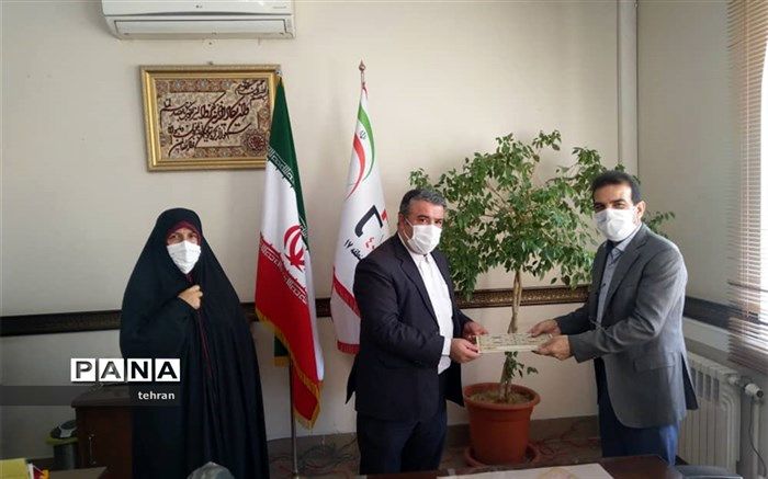 تجلیل از همکاران حوزه تربیت بدنی منطقه17