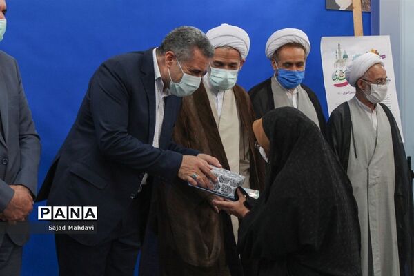 آیین تجلیل از نخبگان قرآنی دانش‌آموزی