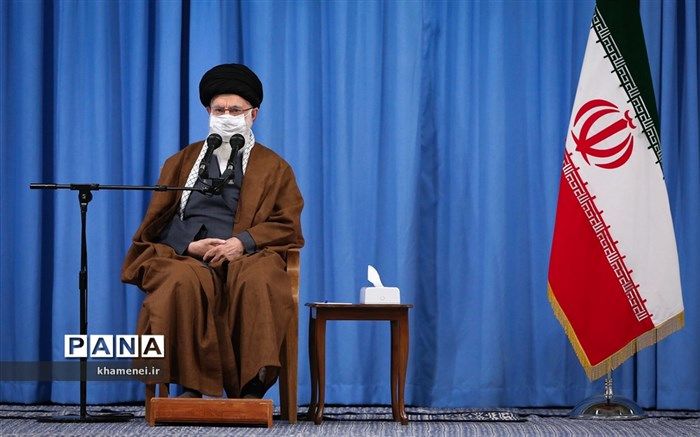 پیام رهبر انقلاب خطاب به جوانان فرانسه در پی اهانت مکرون به پیامبر اسلام