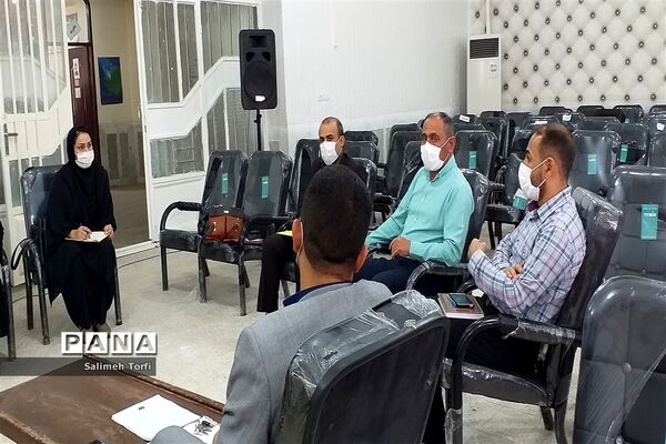 برگزاری جلسه سرگروه های ابتدایی درسالن اجتماعات اداره آموزش وپرورش شهرستان حمیدیه