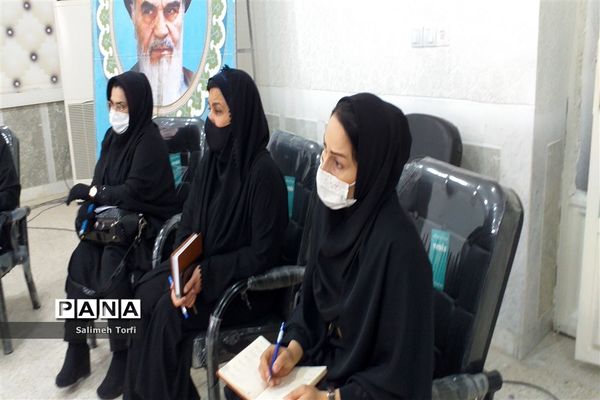 برگزاری جلسه سرگروه های ابتدایی درسالن اجتماعات اداره آموزش وپرورش شهرستان حمیدیه