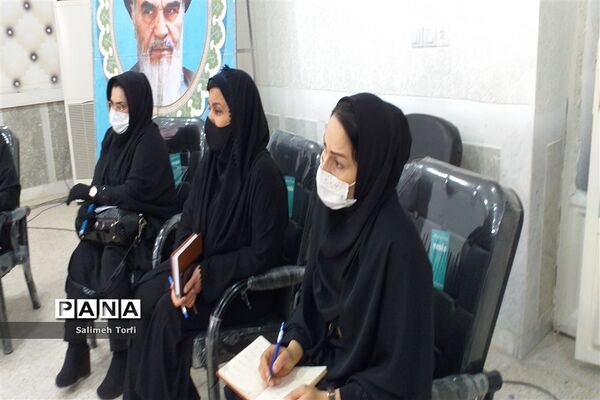 برگزاری جلسه سرگروه های ابتدایی درسالن اجتماعات اداره آموزش وپرورش شهرستان حمیدیه