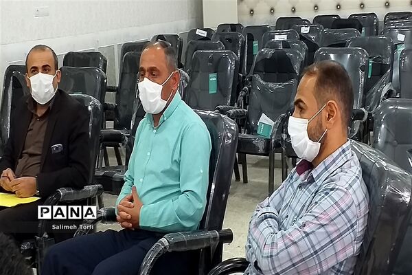 برگزاری جلسه سرگروه های ابتدایی درسالن اجتماعات اداره آموزش وپرورش شهرستان حمیدیه