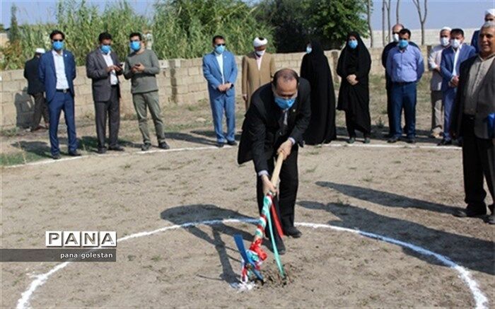 کلنگ احداث صد و سومین مدرسه خیرساز در گنبدکاووس به زمین زده شد