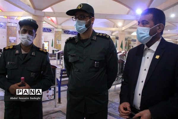 تجدید میثاق معاون پرورشی و فرهنگی اداره کل آموزش و پرورش استان بوشهر با شهدای دانش آموز و فرهنگی