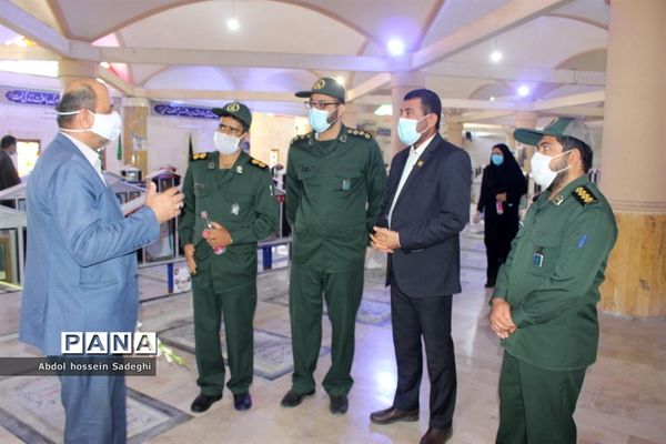 تجدید میثاق معاون پرورشی و فرهنگی اداره کل آموزش و پرورش استان بوشهر با شهدای دانش آموز و فرهنگی