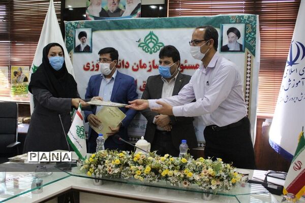 تجلیل از مسئولان سازمان دانش آموزی شهرستانها و مناطق استان بوشهر
